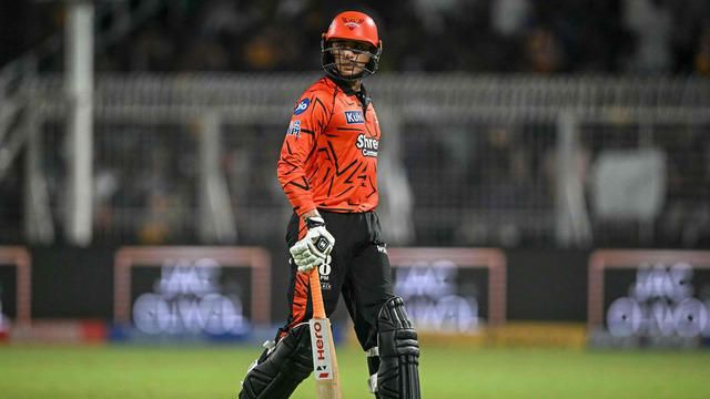 अभिषेक शर्मा के लिए खड़ी हुई बड़ी मुसीबत! IPL कोड ऑफ कंडक्ट तोड़ने के लिए मिली ये सजा